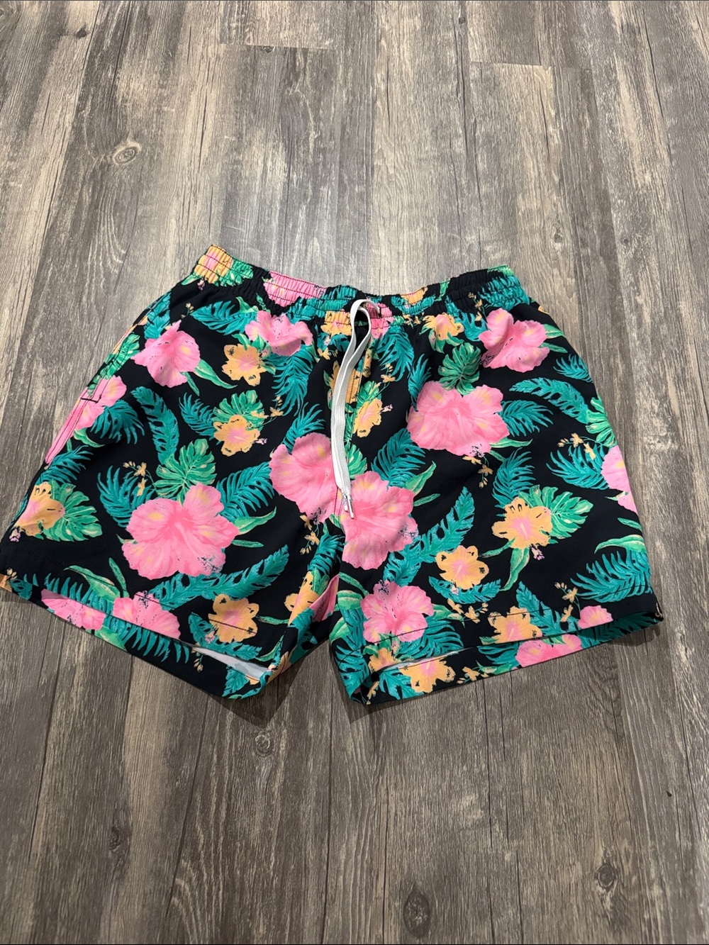 chubbies Swim trunks swim shorts black with Pink & Green Floral Print